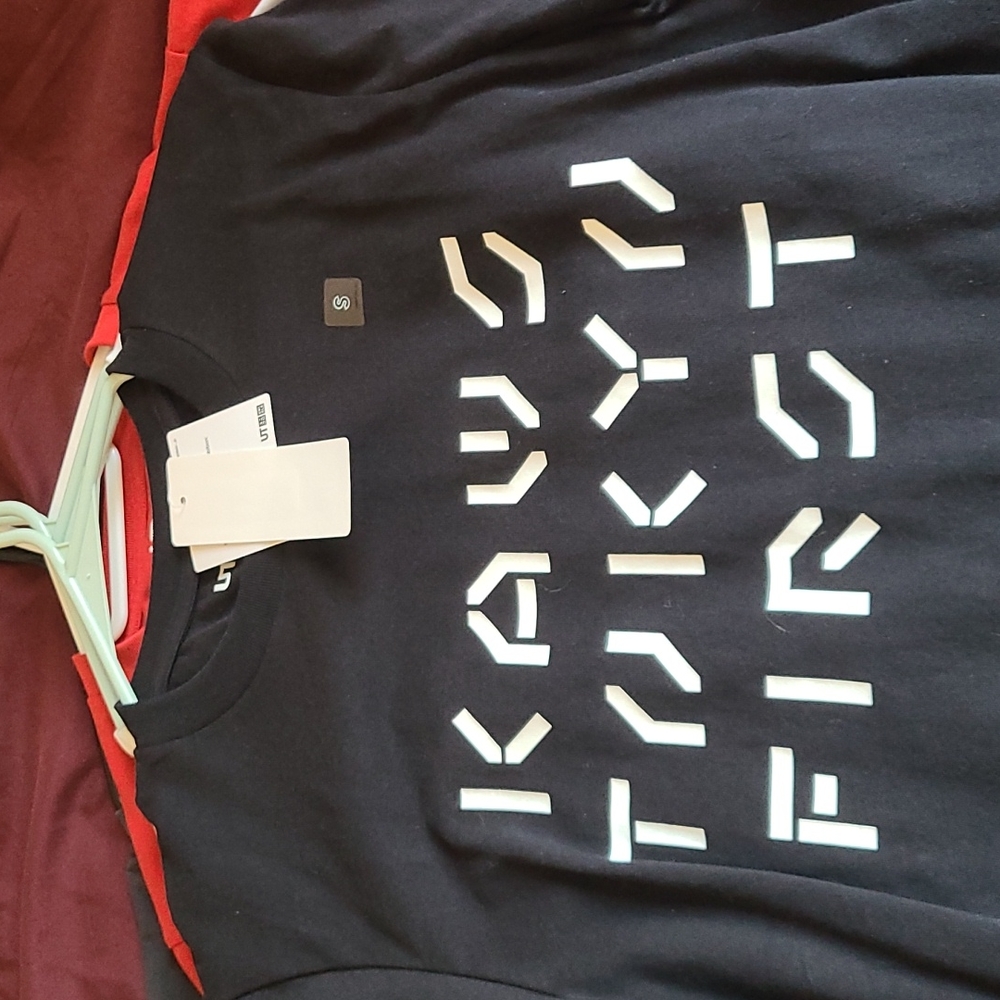 Uniqlo x Kaws t shirt